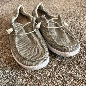 Hey Dude Women's Size 9 Canvas Loafers Grey and Cream with Boho Style